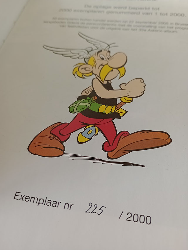 Astérix. Niet Gek Die Galliërs ! (Astérix, Ils sont timbrés ces Gaulois! Tirage limité numéroté avec timbres) – Image 3